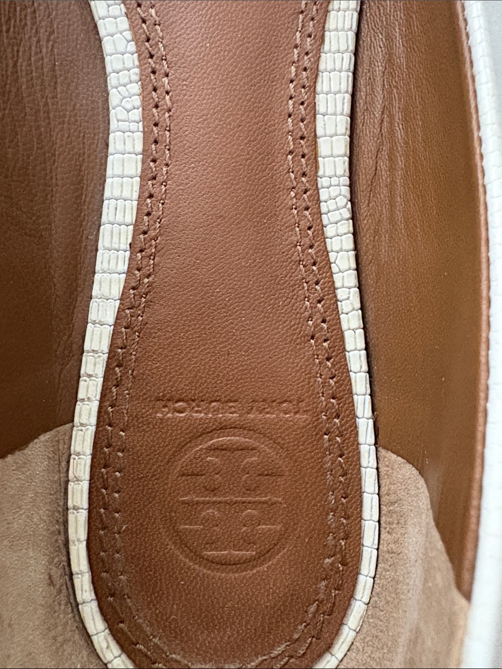 Tory Burch White Logo-Embellished Women's Ballet Flats - Picture 2 of 3